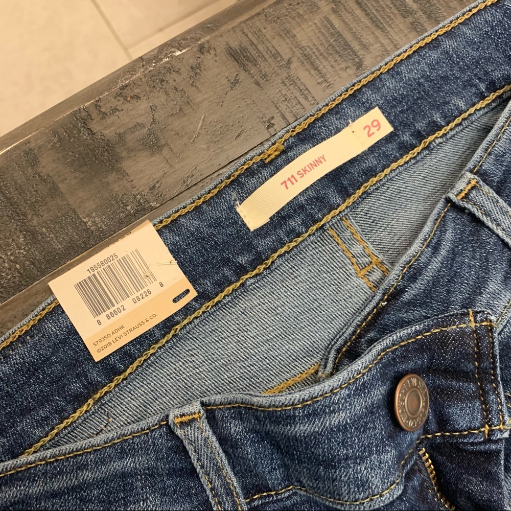 Levi's Women's 711 Skinny Ankle Jeans - Picture 2 of 5